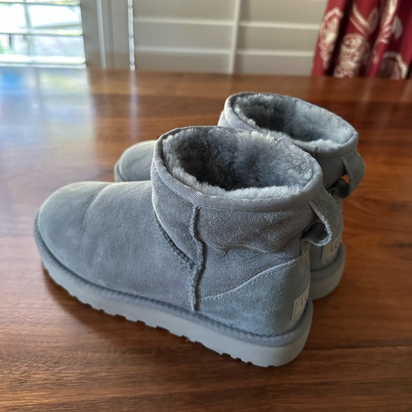 UGG Classic Mini II Boot - Picture 5 of 7